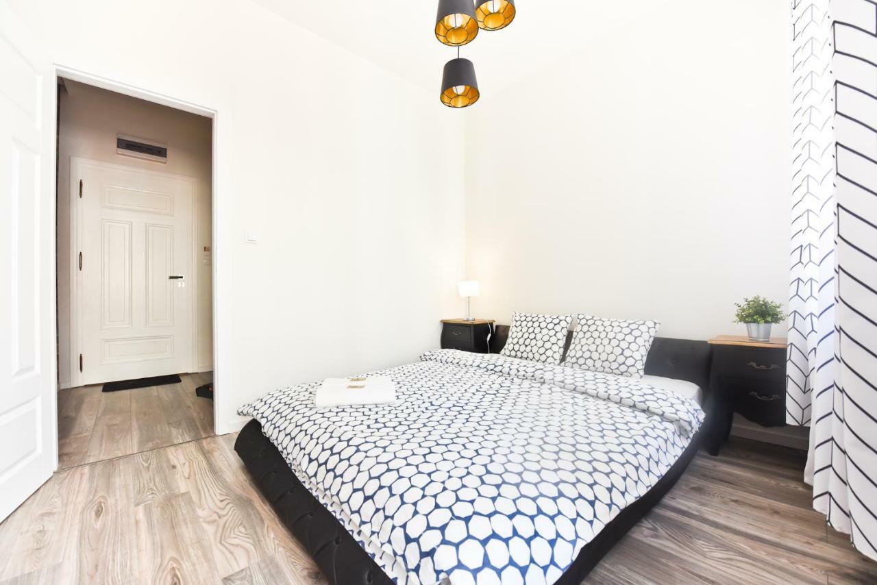 Metropolis Apartment Torun Bagian luar foto
