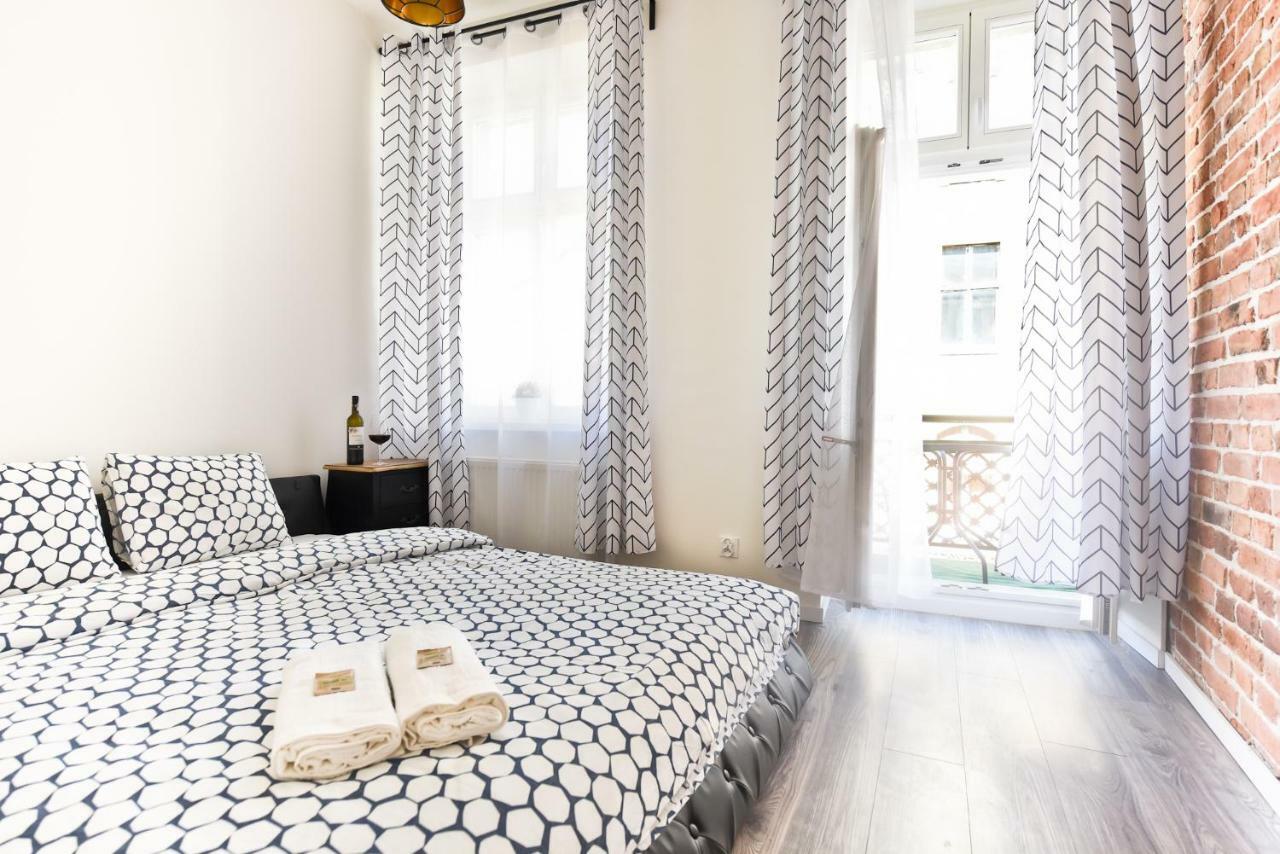 Metropolis Apartment Torun Bagian luar foto